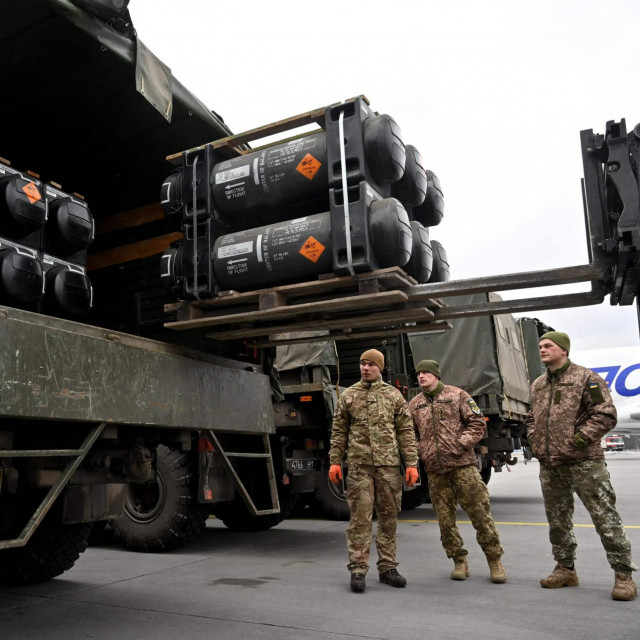 SAD je uručio Ukrajini protutenkovski projektil Javelin

 