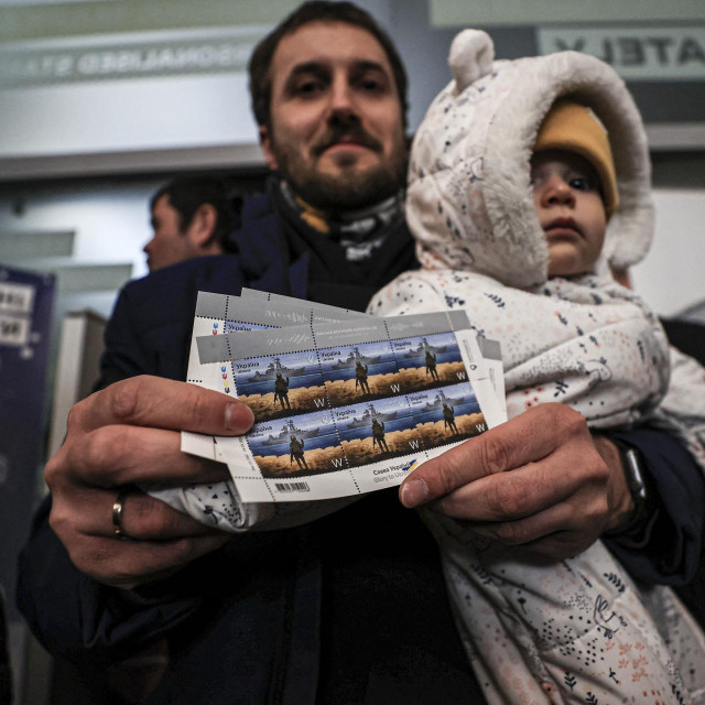 Poštanske marke na kojima je ovjekovječen incident na Zmijskom otoku