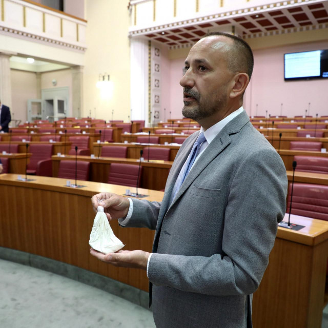 Hrvoje Zekanović
 