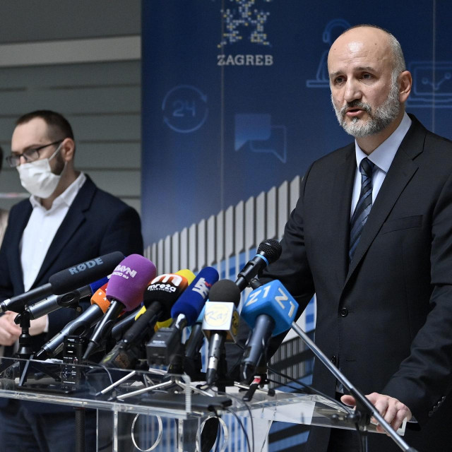 Predsjednik Uprave Zagrebačkoga holdinga Ivan Novaković i gradonačelnik Zagreba Tomislav Tomašević