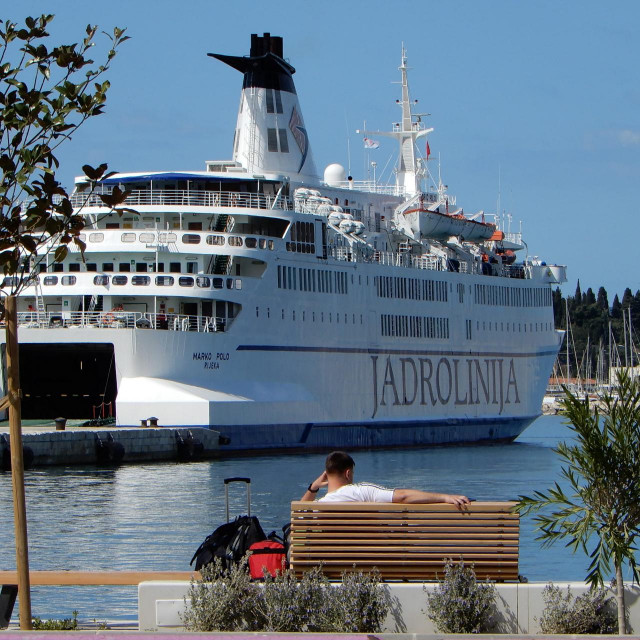 Trajekt u splitskoj luci (arhivska fotografija)
 