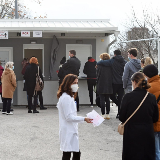 ilustrativna fotografija testiranja na covid-19

 