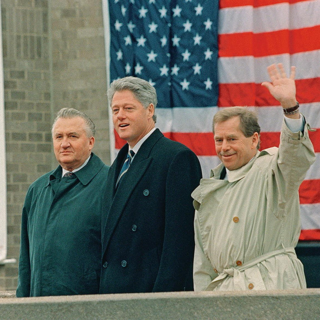 
Slovački predsjednik Kovač, predsjednik Sjedinjenih Država Clinton i češki predsjednik Havel 1995. godine