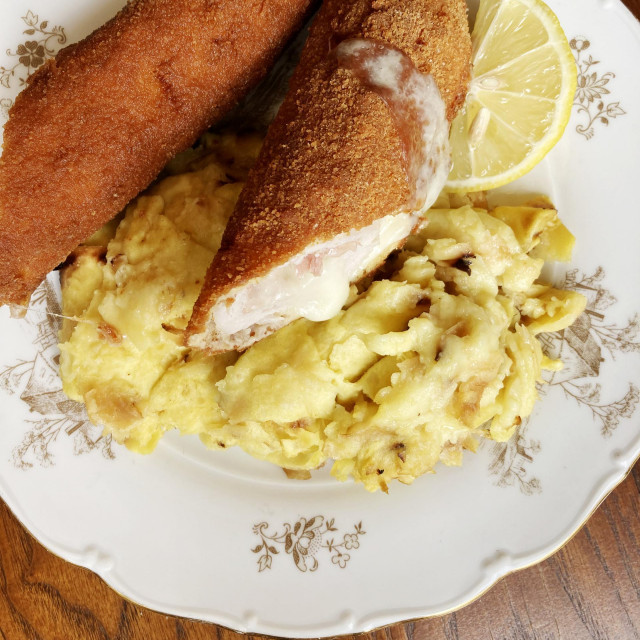 Ilustrativna zagrebačkog odreska kojeg smo kušali u ranijim posjetima gostionice Ficlek