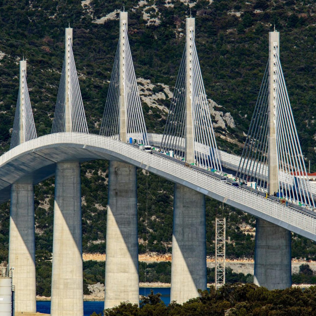 Pelješki most