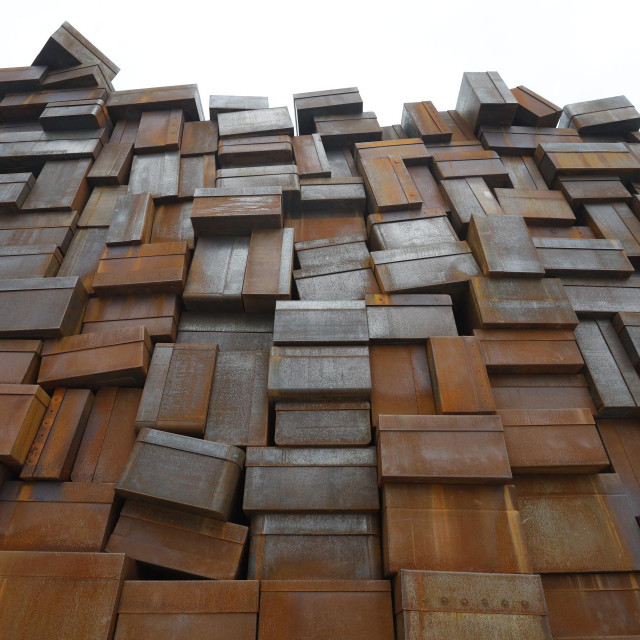 Spomenik žrtvama Holokausta i ustaškog režima u Zagrebu