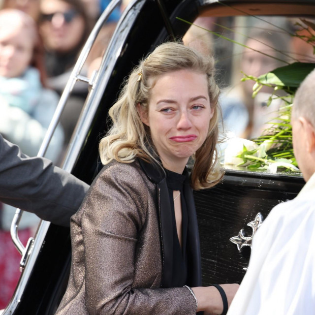 Kelsey Parker na sprovodu svom suprugu Tomu