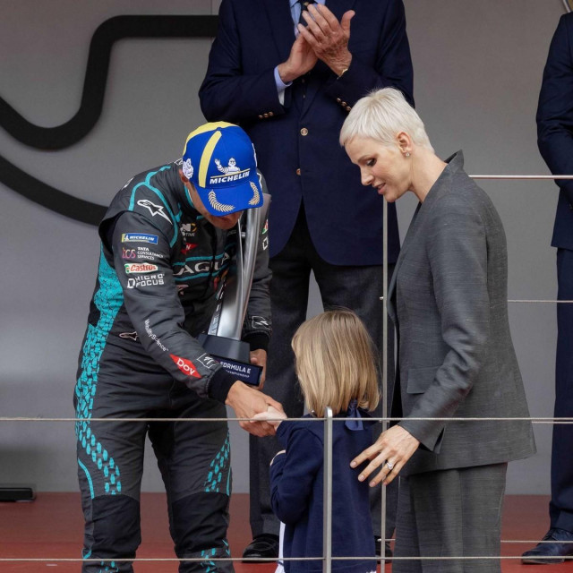 Princeza Charlene i njezina kći Gabriella na dodjeli trofeja