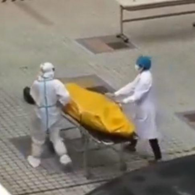 Živog čovjeka stavili su u mrtvačku vreću u Kini