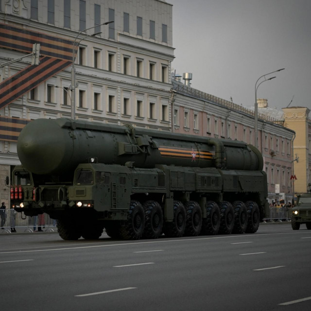 Ruska vojska vježba za paradu u Moskvi za Dan pobjede