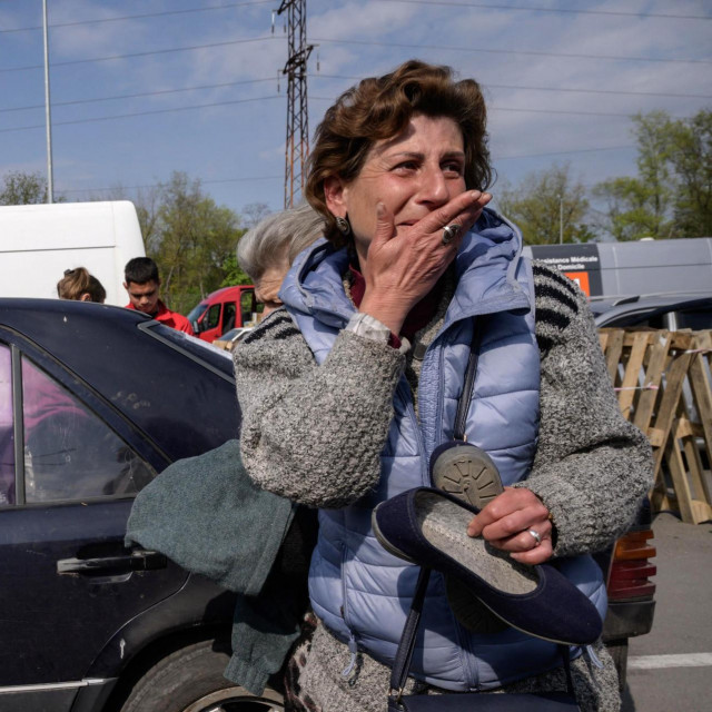 Evakuacija civila iz Azovstala