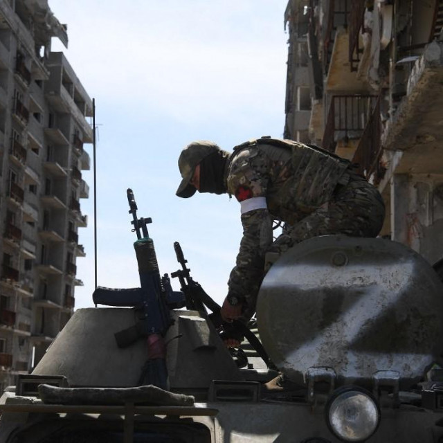 ruski vojnik u Mariupolju