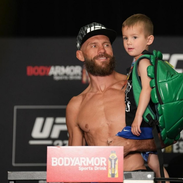 Donald Cerrone sa sinom