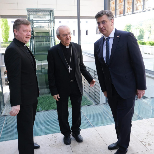 Andrej Plenković s članovima Stalnog vijeća HBK