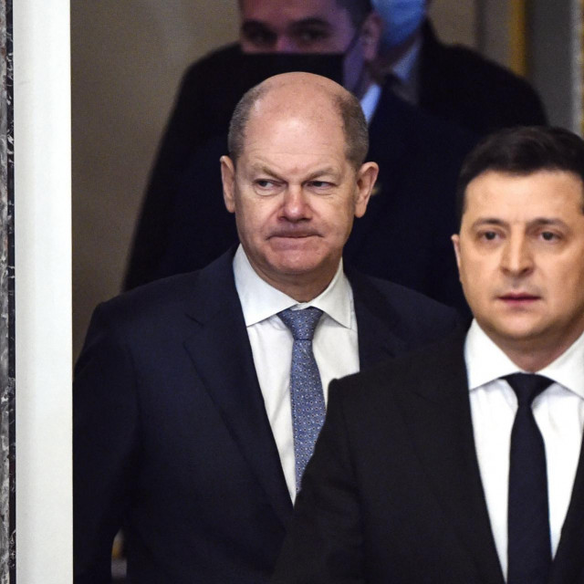 Olaf Scholz i Volodimir Zelenski (arhivska fotografija)