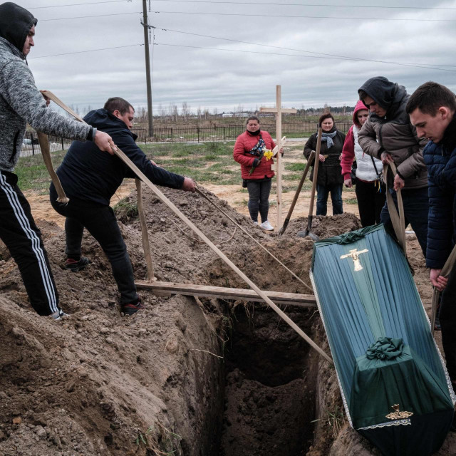 Pokop stradalih u Buči/Ilustracija