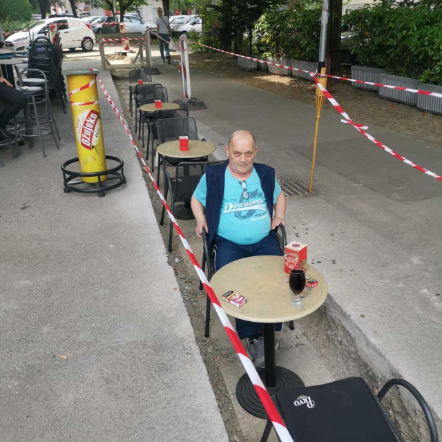 Nenad Škondrić, vlasnik kafića