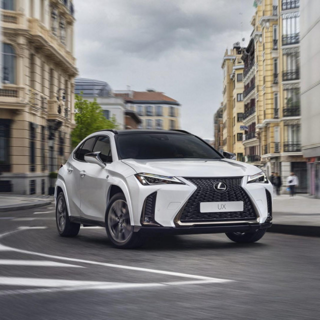 2023. Lexus UX F-Sport