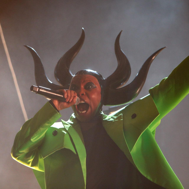 Koncert Skunk Anansiea u Domu sportova na turneji koja slavi 25 godina postojanja benda. Nakon fantastičnog nastupa na Šalati u srpnju 2019., bend je uvrstio Zagreb na drugi dio velike slavljeničke turneje “25 Live @ 25“.