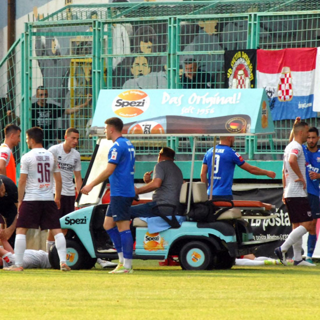 Prekid u 85. minuti: Trenutak kada se ukazuje pomoć igraču Sarajeva pogođenom s tribine