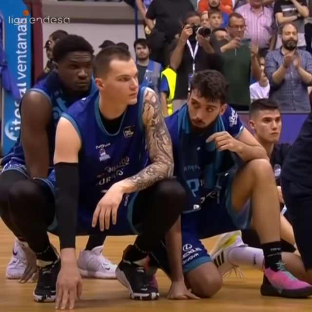 Igrači Burgosa morali su se ovako ispričavati navijačima