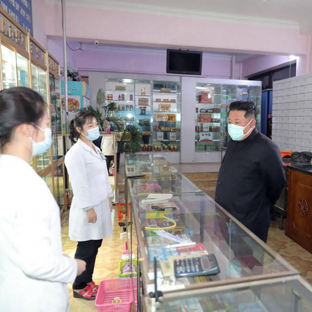 Kim Jong Un u ljekarni u Pjongjangu