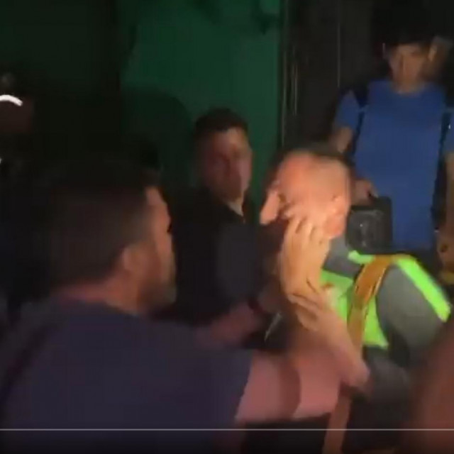 Nogometaše Bursaspora su napali vlastiti navijači