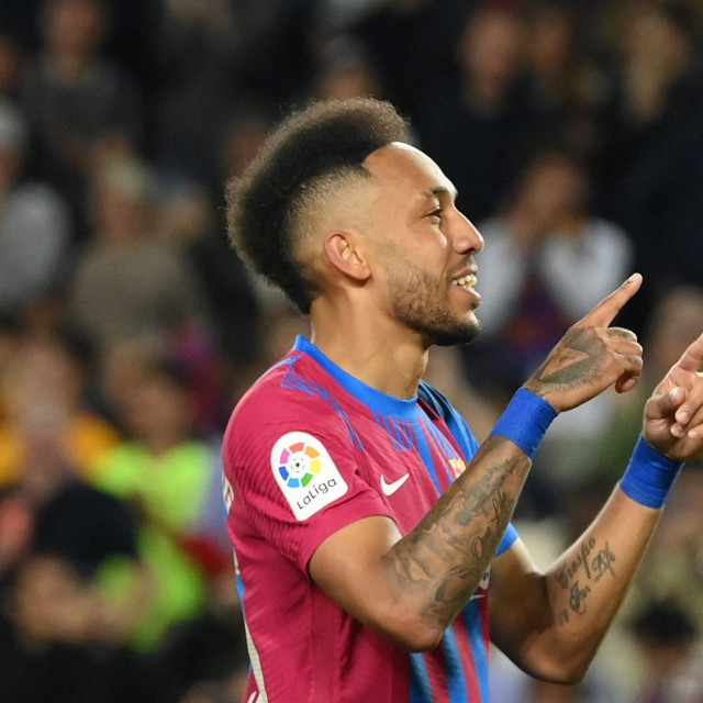 Aubameyang će nastaviti nastupati za Barcelonu