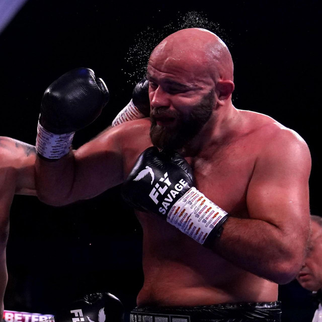 Babićev je profesionalni skor zasad savršen: 10 mečeva, 10 pobjeda nokautom. Na fotografiji detalj iz posljednjeg meča s Davidom Spilmontom u Manchesteru