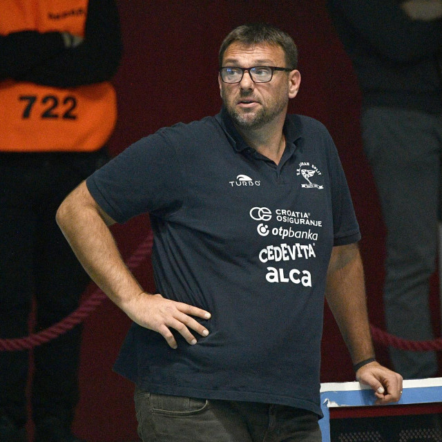 Trener Jadrana Mile Smodlaka