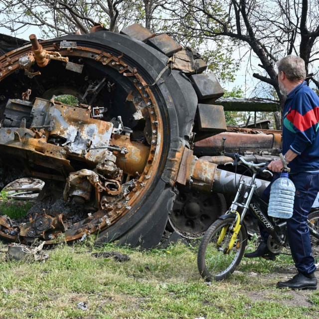 Uništeni ruski tenk, ilustracija