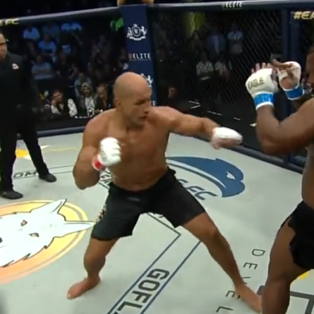 Junior dos Santos vs. Yorgan De Castro