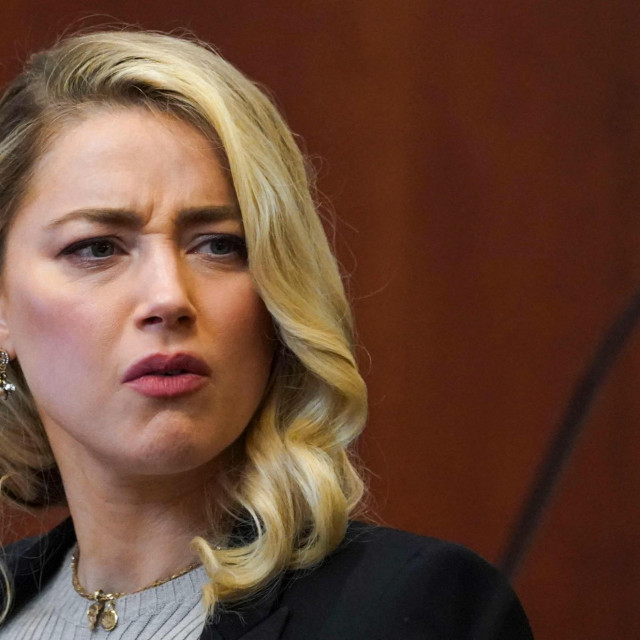  Amber Heard na suđenju u Farifaxu