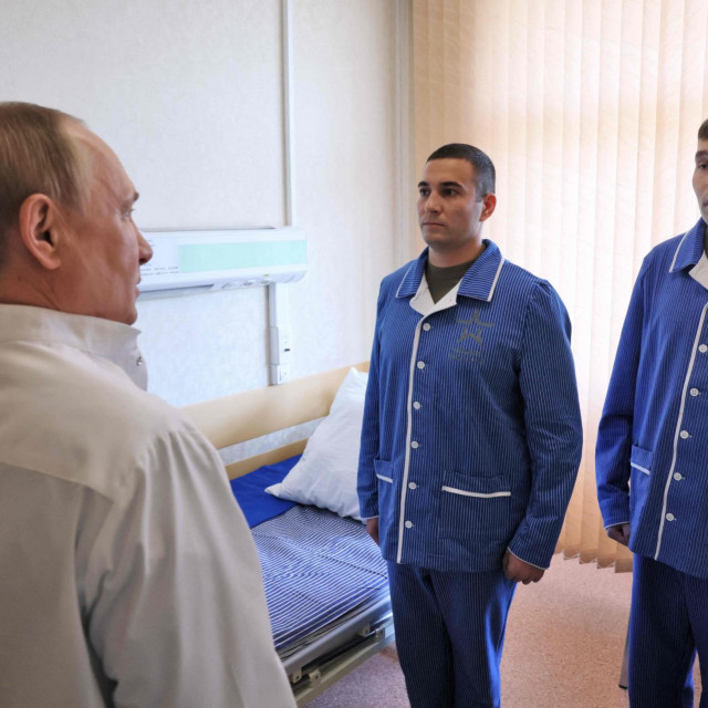 Vladimir Putin u posjetu ruskim vojnicima