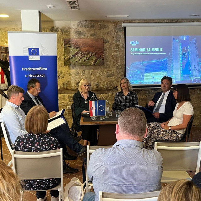 Panel rasprava održana je u Maškovića hanu