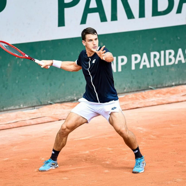 Camilo Ugo Carabelli se srušio, a trener ga je pronašao u lokvi krvi
