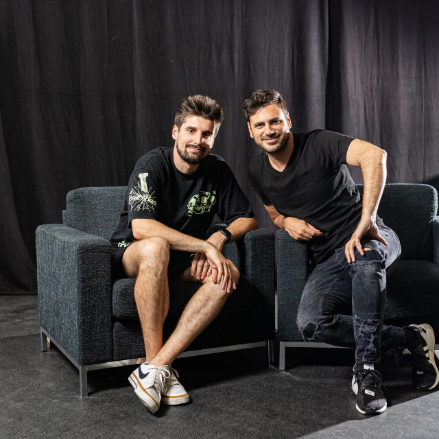  Luka Šulić i Stjepan Hauser
 