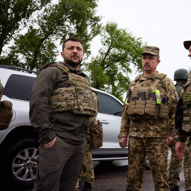 Volodimir Zelenski razgovara s braniteljima Harkiva