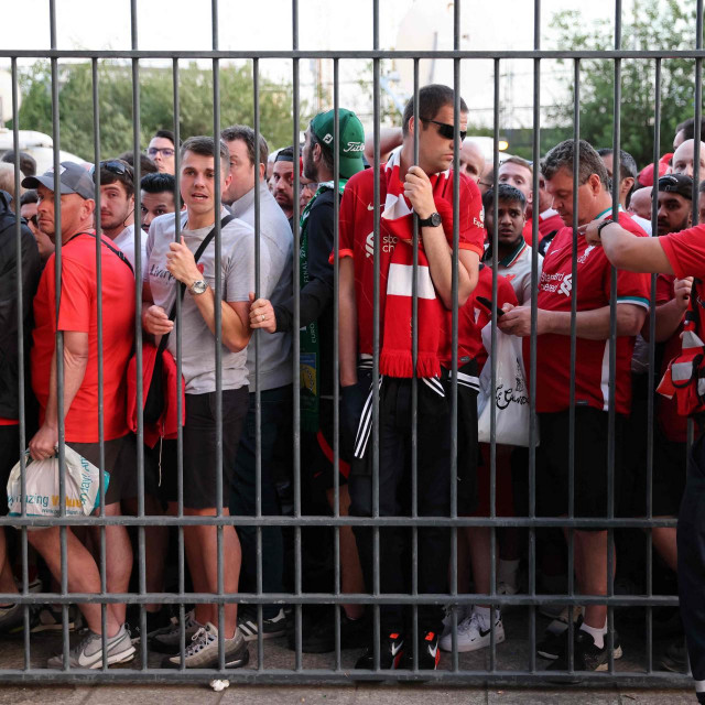 Finale Lige prvaka je kasnilo 36 minuta, a Francuzi krive navijače Liverpoola
