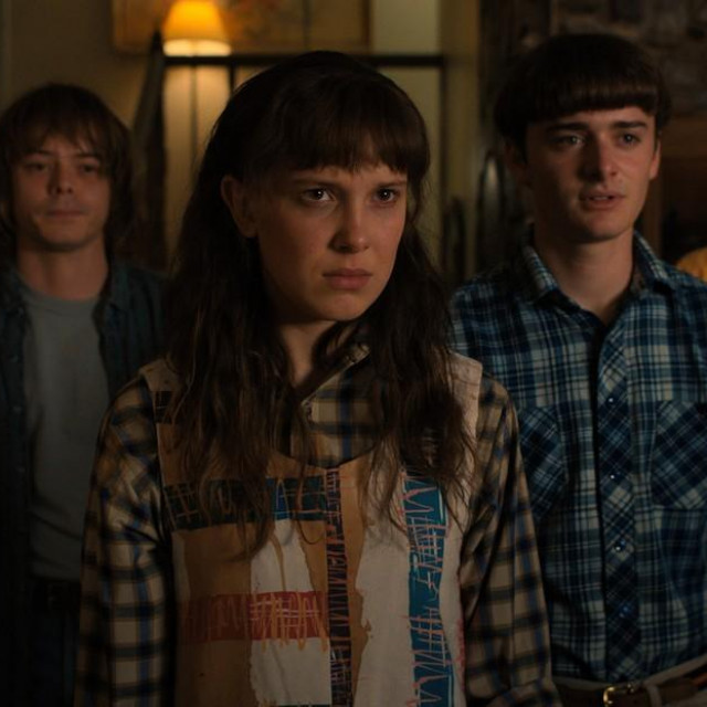 Eduardo Franco, Charlie Heaton, Millie Bobby Brown, Noah Schnapp i Finn Wolfhard u četvrtoj epizodi četvrte sezone.