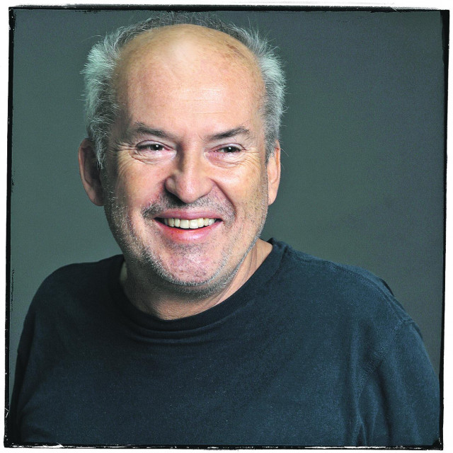 Josip Novaković je emigrirao u Ameriku davnih sedamdesetih, tamo se školovao i piše na engleskom, tako da su sve njegove u nas objavljene knjige, njih desetak - prijevodi, iako Josip govori ”normalno” hrvatski