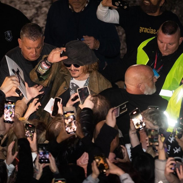 Dočekali su ga brojni obožavatelji.