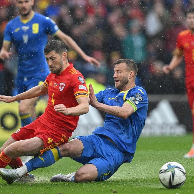 Andriy Yarmolenko (desno) veliki je tragičar
