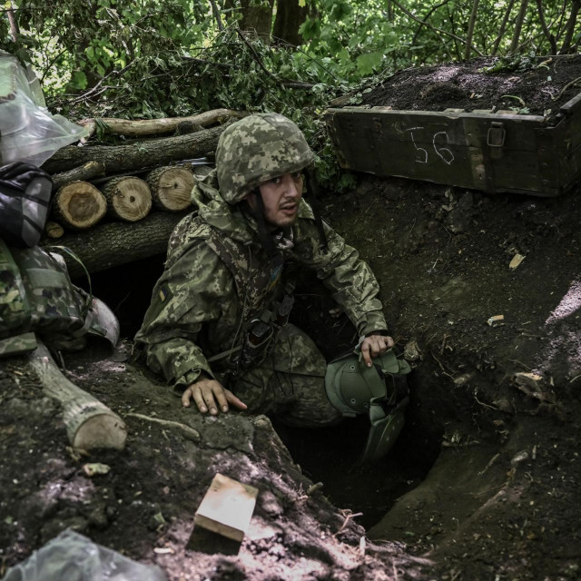 Rusi nemilosrdno zasipaju pripadnike ukrajinske vojske teškom artiljerijom