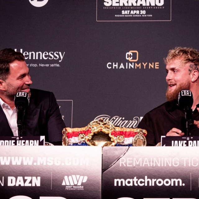Eddie Hearn i Jake Paul
