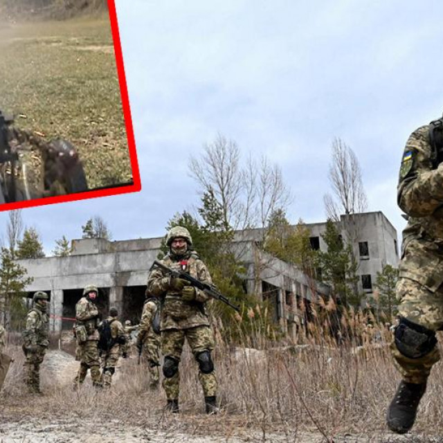 Ukrajinski vojnici i Maxim M1910