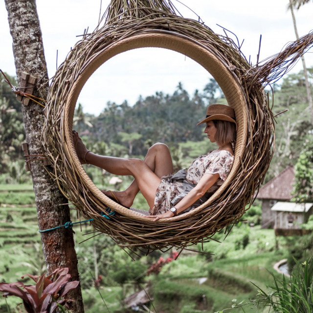 Maja Brekalo radi kao stjuardesa.