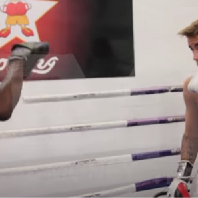 Justin Bieber, Floyd Mayweather Jr.
