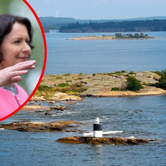 Kraljica Silvija, Sauli Niinistö i Jenni Haukio tijekom svečanosti na otočju Åland koja je upriličena povodom obilježavanja 100 godina demilitarizirane autonomije