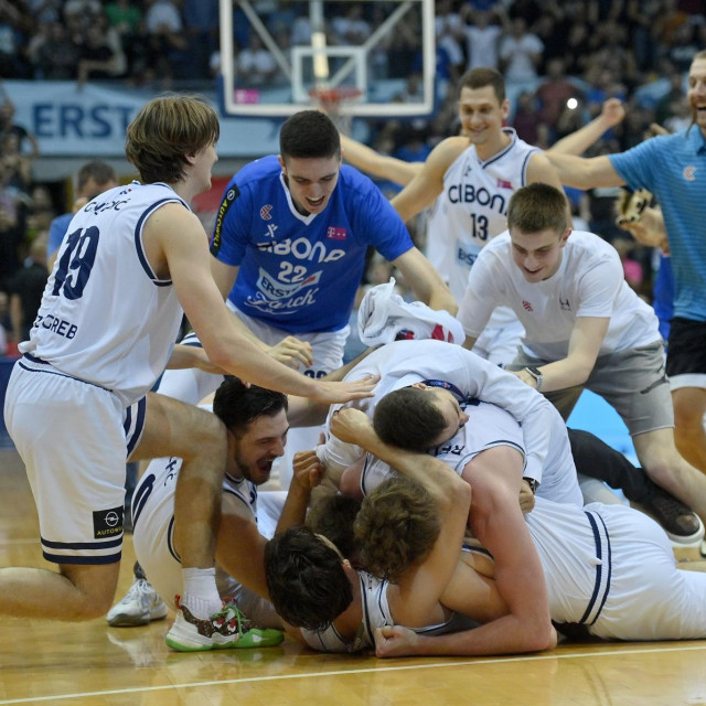 Igrači Cibone su proslavili naslov, a već sljedećeg tjedna bi mogli izaći iz kluba
